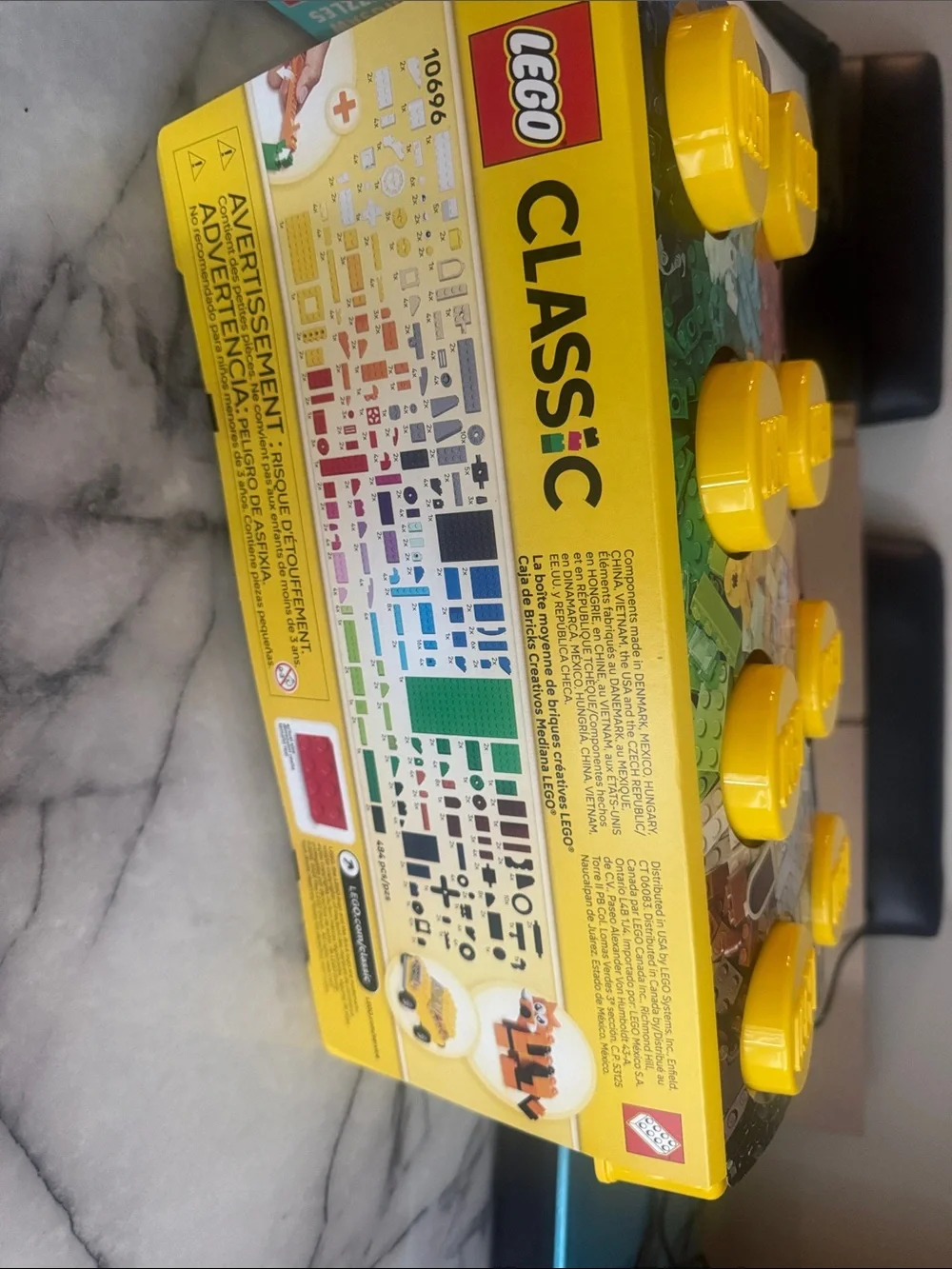 LEGO Classic 10696 + Chuckle & Roar 5 Puzzle Set Kids Toy Bundle